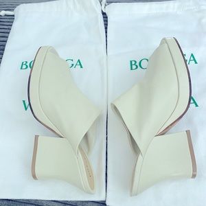 LIKE NEW🤍💯AUTHENTIC BOTTEGA VENETA MULES SANDALS
